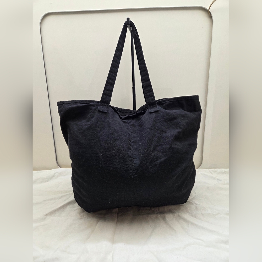 Black Canvas Tote Bag – Minimalist Everyday Carryall